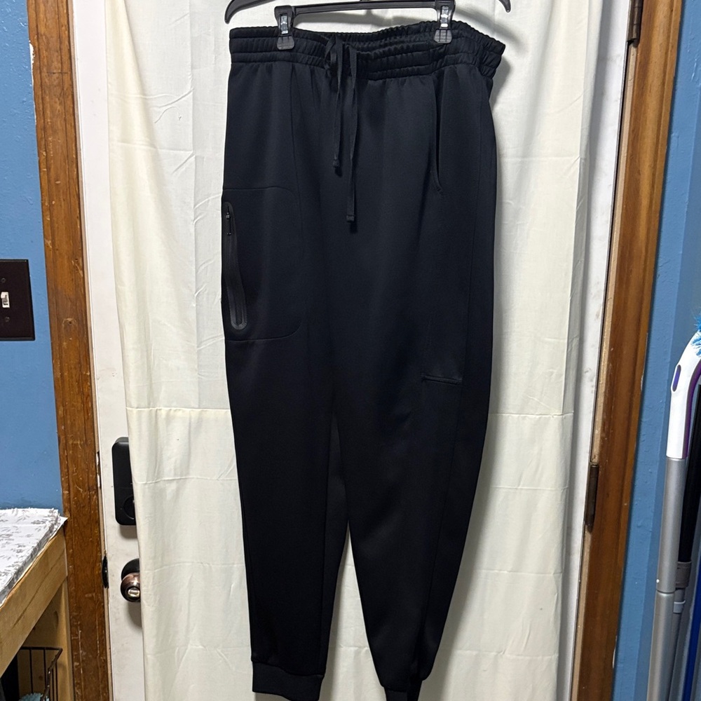 Men's Classic Black Joggers brand CSG from champ sports from the malls